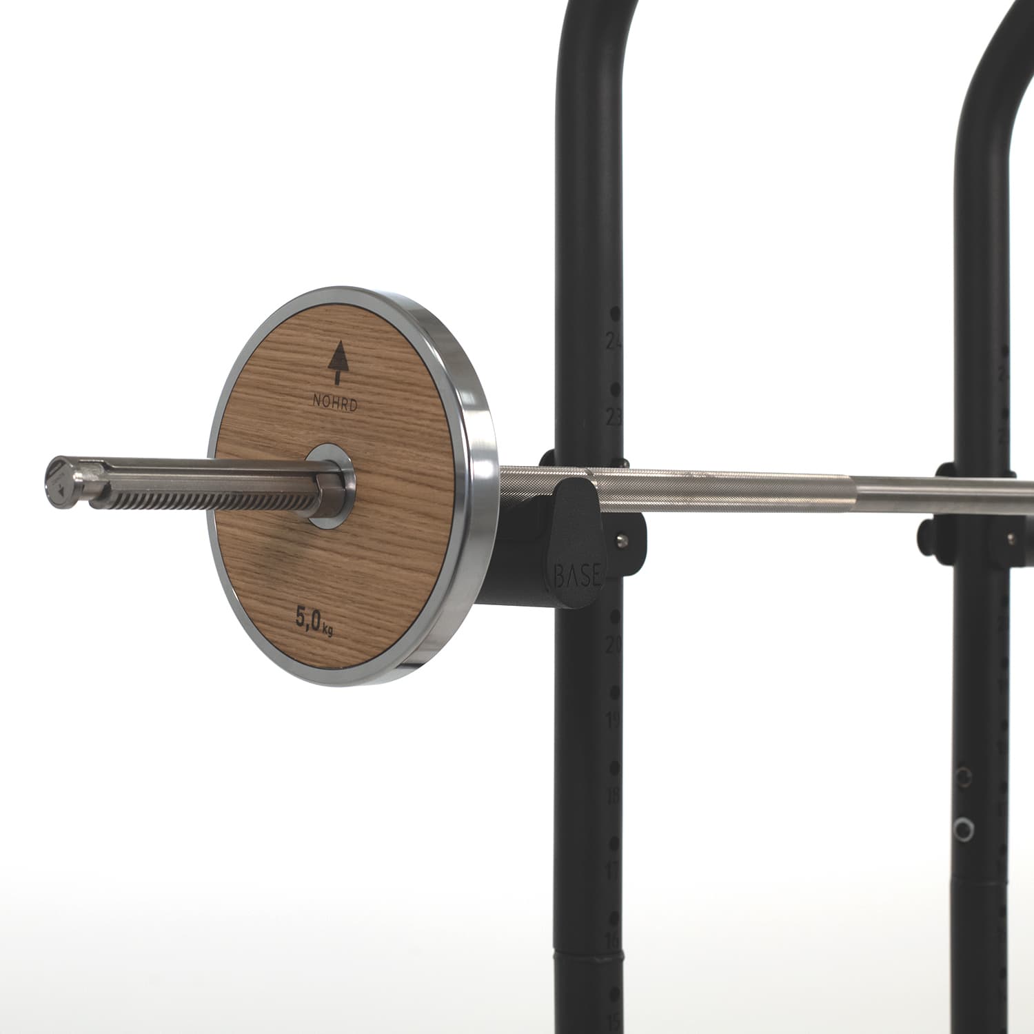 BASE Trainingsstation mit Langhantel und Langhantelablage.