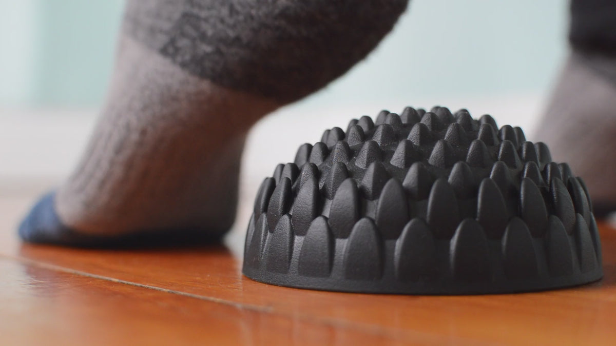 Übungsvideo: Anwendung des MAKARLU Lotus für Selbstmassage und Mobilisation im Stehen, Sitzen und Liegen